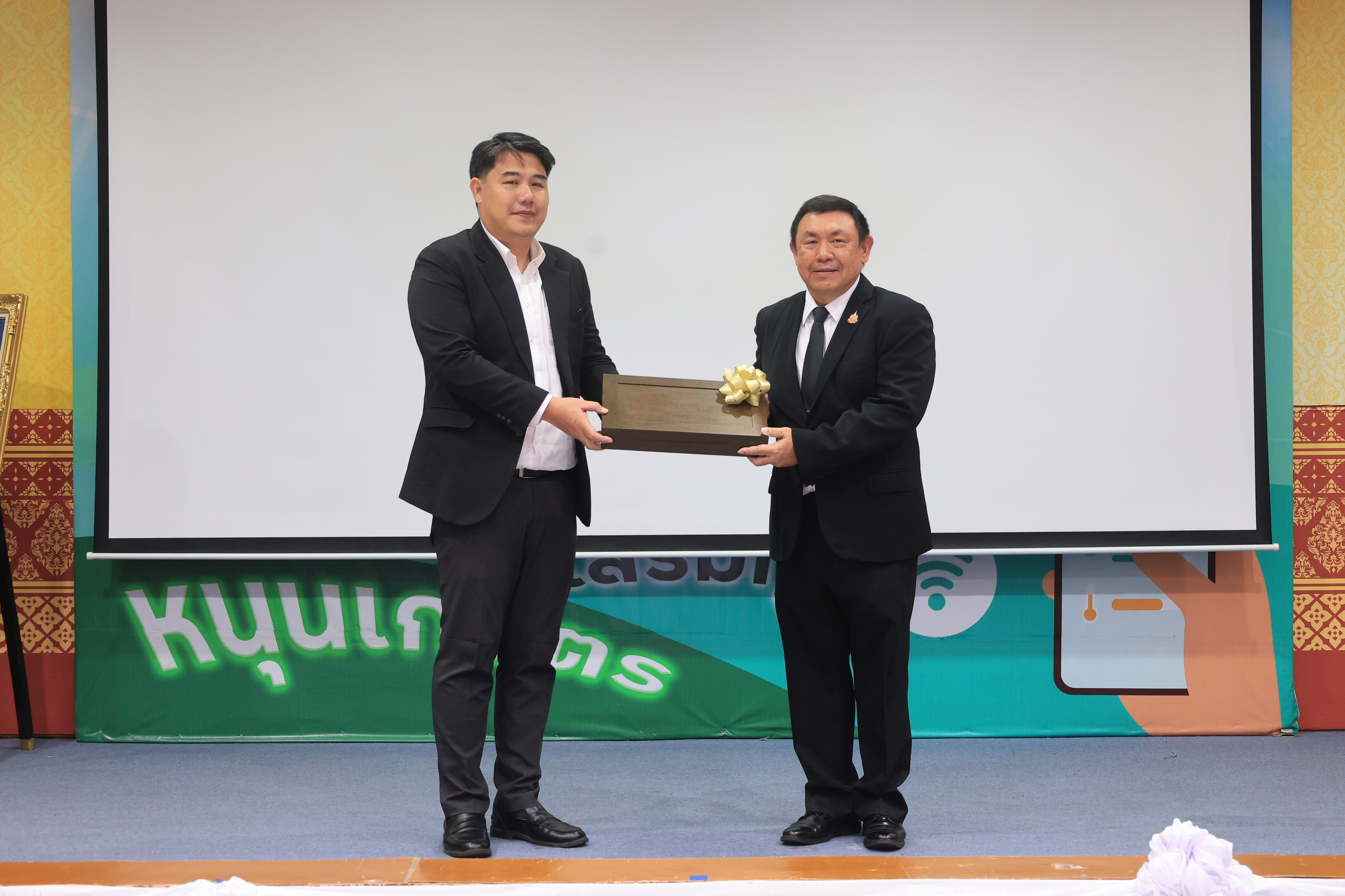 title - ส.ป.ก. ต้อนรับคณะผู้บริหารและเจ้าหน้าที่จากกรมบริหารและจัดการที่ดิน สปป.ลาว 